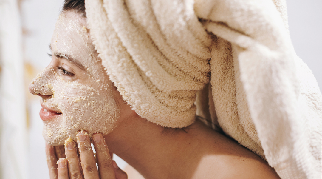 What is the difference between physical and chemical scrubs?