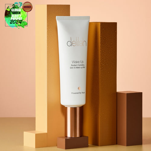 Delilah Wake Up Radiant Hydrating Skin and Make-up Mist