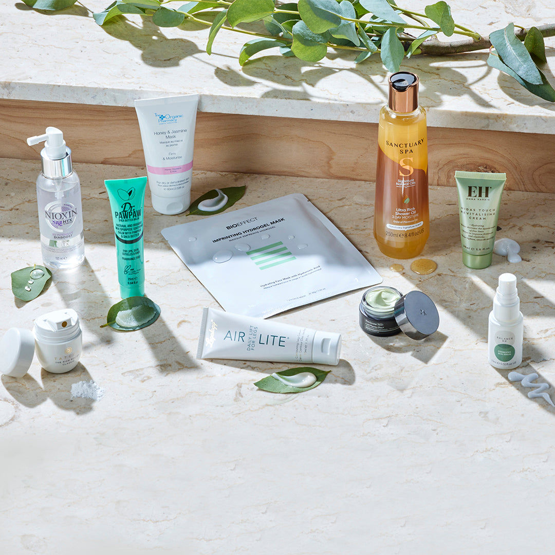 The Limited Edition OK! Beauty Box by Lisa Snowdon (worth over £300)